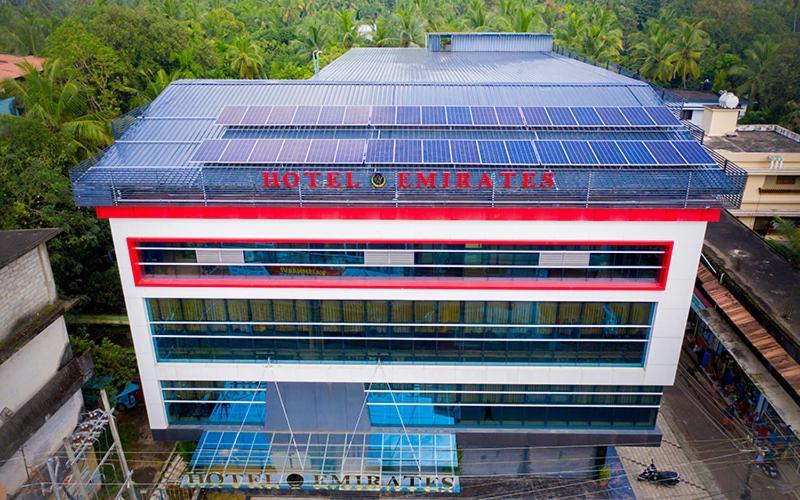 Hotel Emirates Kannangad Exterior photo